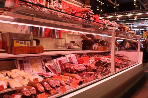Élevez votre boucherie avec une vitrine réfrigérée sur mesure