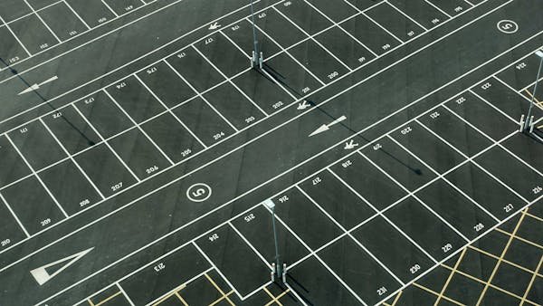Optimisez votre marquage parking avec les meilleurs outils